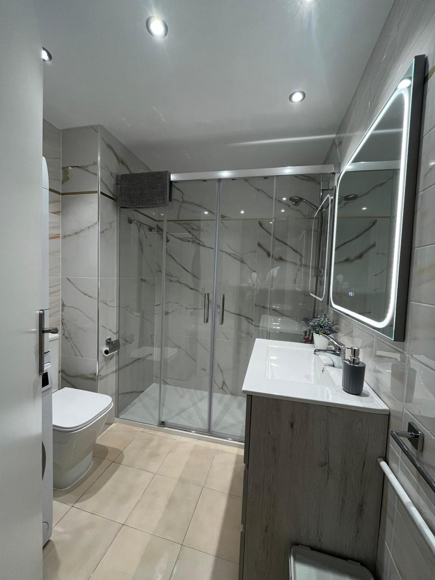 Apartamentos Ct Салоу Екстериор снимка